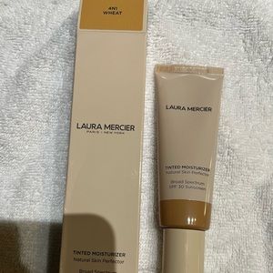Laura Mercier Tinted Moisturizer 4N1 Wheat!